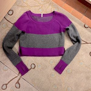 ivivva by lululemon (women 4/6 girls 14) wool cropped sweater reversible detail
